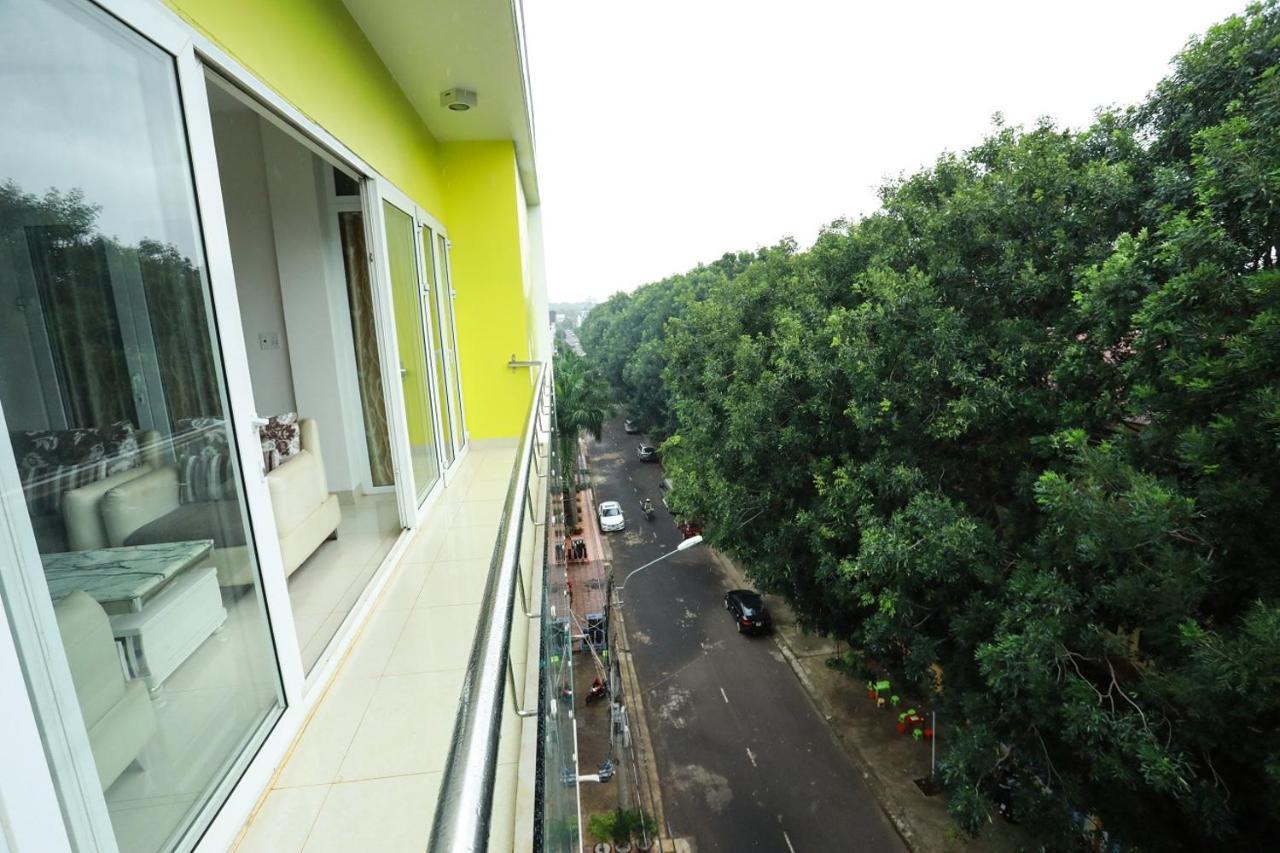 Lys Hotel Buon Ma Thuot Exterior photo